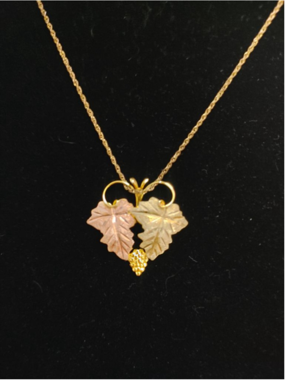 Women's Landstrom's 12K Grn/Rose Gold Black Hills 10K Vine & Grape Necklace